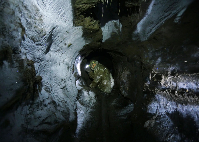 С помощью мощной струи можно даже пробурить подземные туннели глубиной более 60 метров.