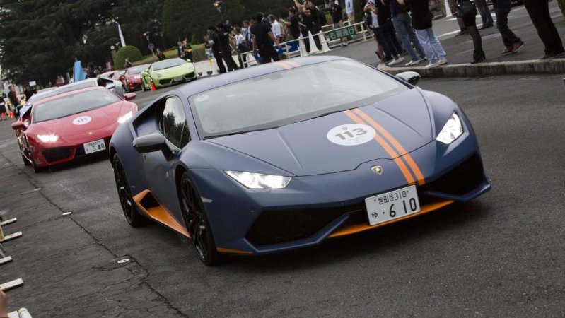 Встреча владельцев суперкаров Lamborghini в Токио