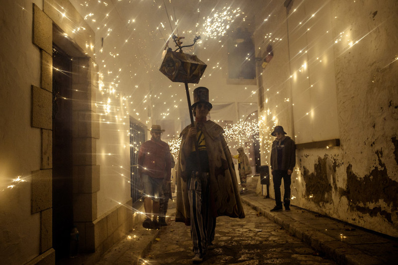 Огненная феерия на испанском празднике Санта-Текла