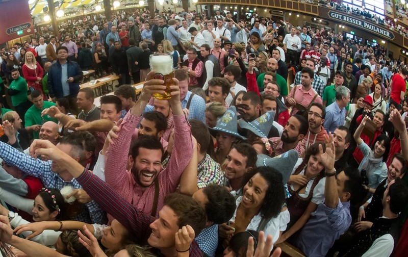 Как проходит  крупнейший в мире фестиваль пива - Октоберфест 2016
