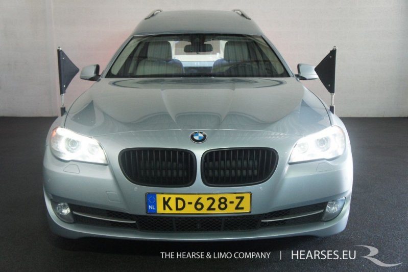 В Нидерландах сделали катафалк из BMW 5-серии