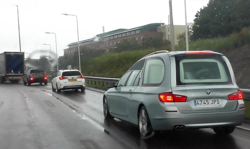 В Нидерландах сделали катафалк из BMW 5-серии