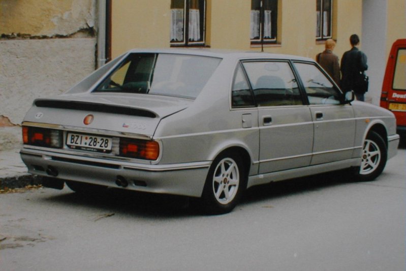 В 1999 году из-за низкого спроса автомобиль сняли с производства. 700-ка не только стала последним заднемоторным седаном компании, но и последним легковым автомобилем Tatra – фирма сосредоточилась на строительной технике.