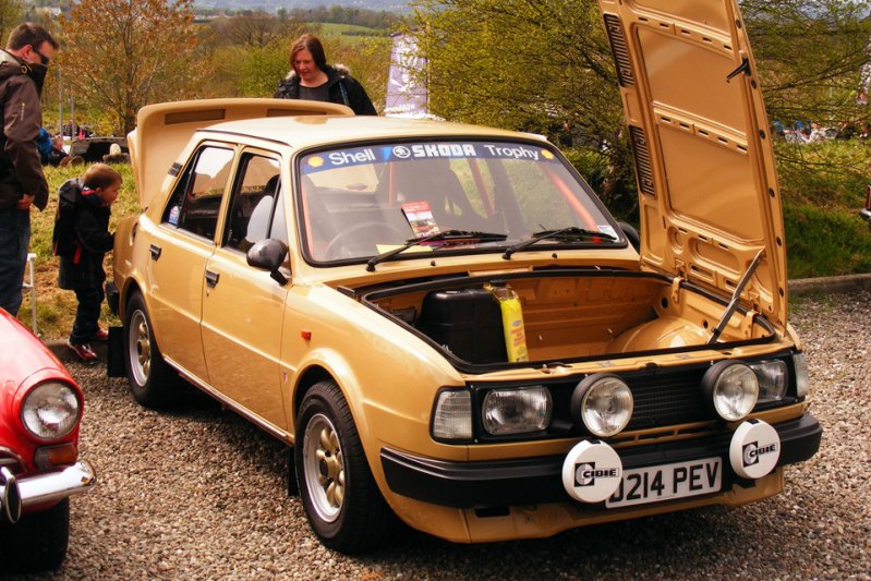 В 1987 году Skoda выпускает серии 135 и 136 (Type 746), каждая из которых состоит из двух седанов GL и L, а также одного купе Rapid.