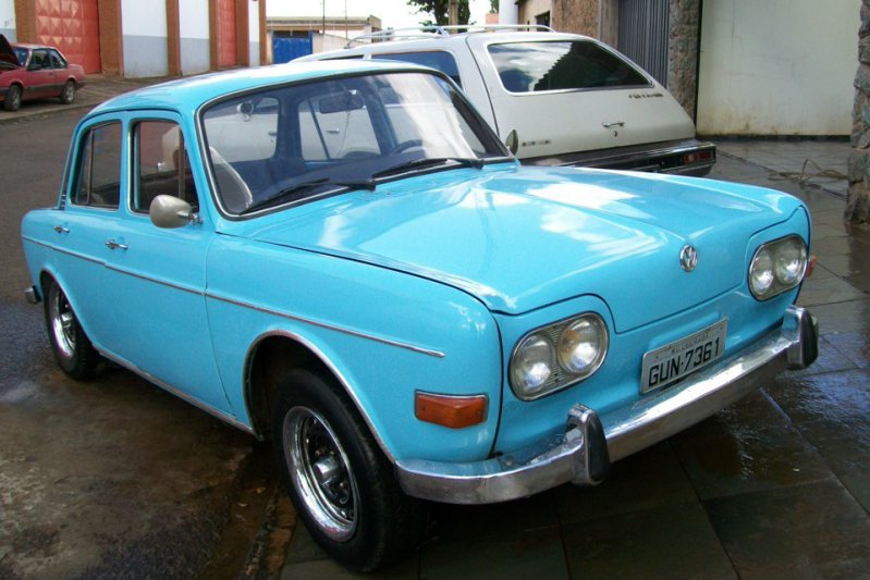 У легендарного заднемоторного Volkswagen Type 3 была четырехдверная модификация. Правда, продавалась она исключительно в Бразилии с 1968 по 1970 год и оснащалась 1,6-литровым бензиновым мотором с четырехступенчатой «механикой».