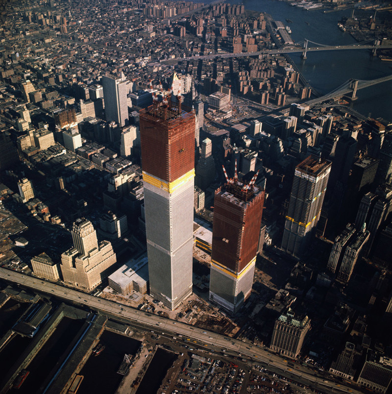 9. Строительство Всемирного торгового центра в Нью-Йорке в 1971 году.