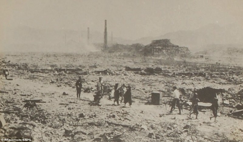 Конфискованные фотографии разрушенного ядерной бомбой Нагасаки 