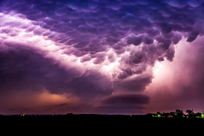 9. Вымеобразные облака в штате Небраска. Подробнее смотрите в статье «Редкие виды облаков». (Фото Stephen Lansdell | RMet-RPS Weather Photographer of the Year 2016):