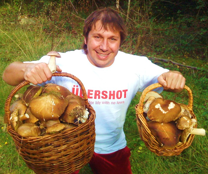 Экс-совладелец компании "Евросеть", Евгений Чичваркин, набрал в Англии две корзины грибов