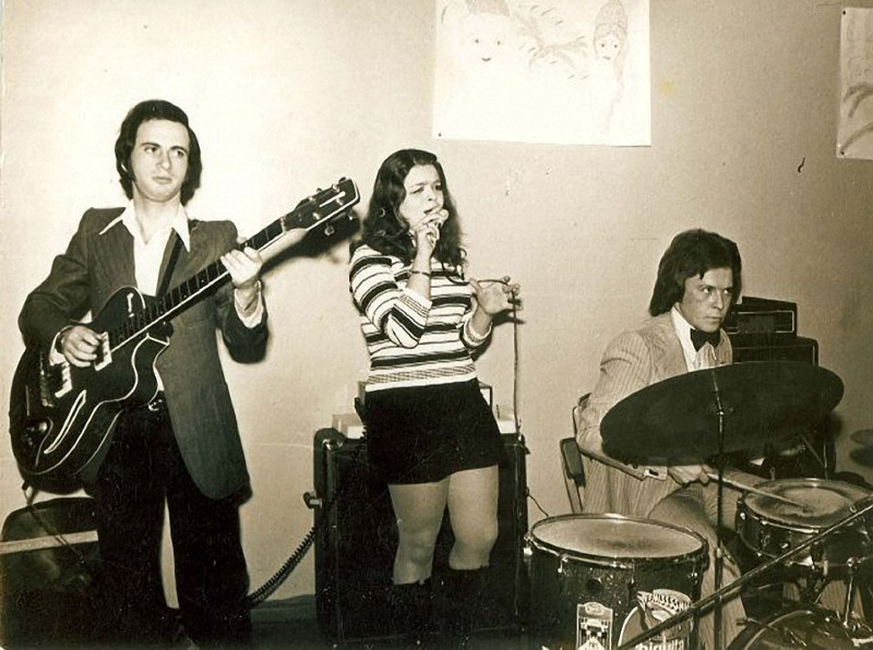 Лариса Долина – солистка ансамбля "Волна" Одесской государственной филармонии. 1971 год