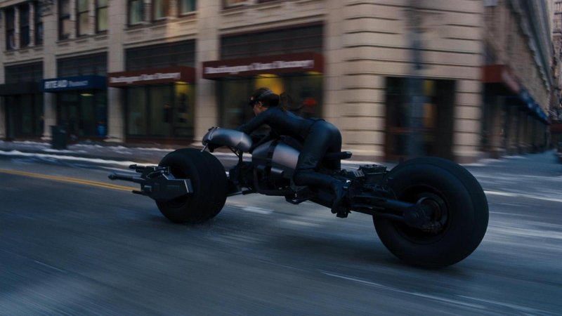 Мотоцикл Бэтмена из "Темного рыцаря" ушел с молотка