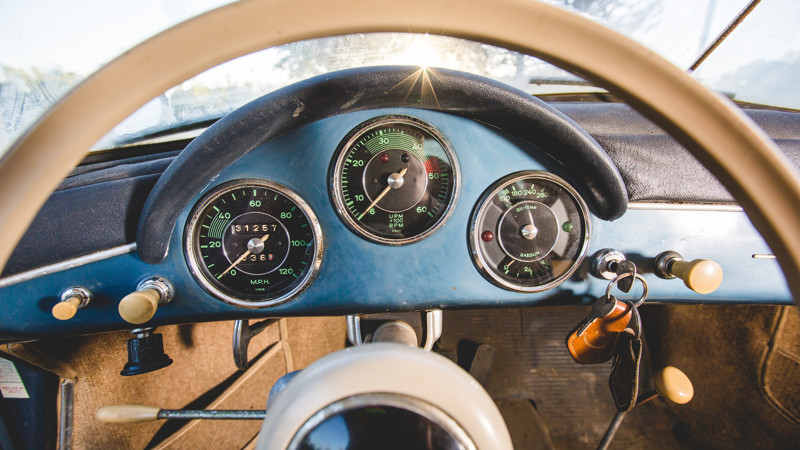 Капсула времени: спустя 40 лет в гараже Porsche 356A Speedster 1600 продадут за $200 000