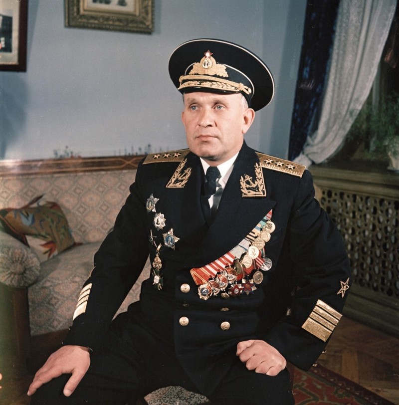 Адмирал Горшков в форме. Крым, Севастополь, 1954