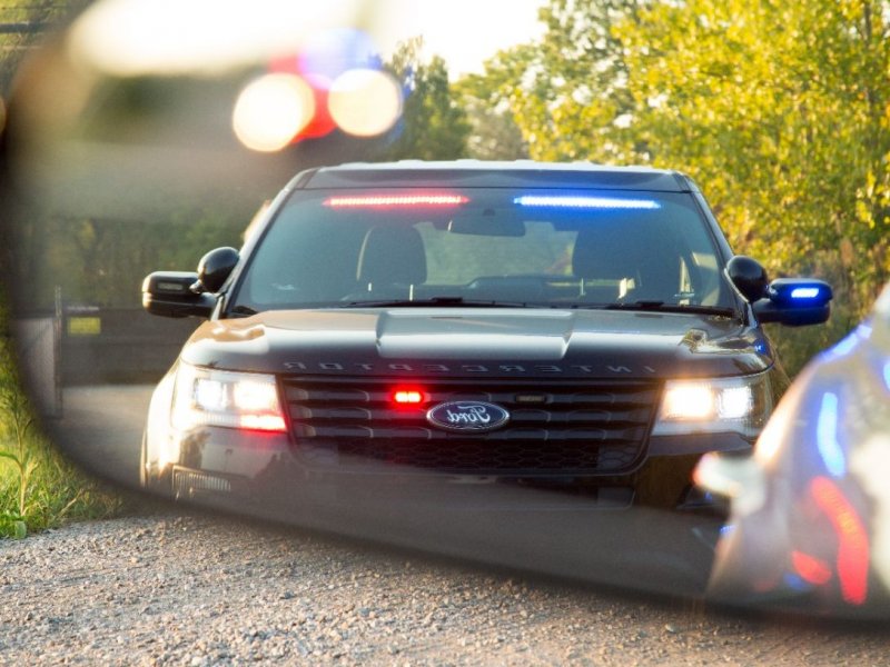  Полицейский Ford получил получил спрятанные "мигалки"