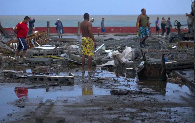Ураган «Мэтью» обрушился на Кубу и принес жуткие разрушения