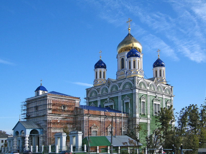 Главный собор города, Вознесенский, виден из многих точек. Причиной является и его месторасположение, и высота сооружения. Он один из самых высоких в России.