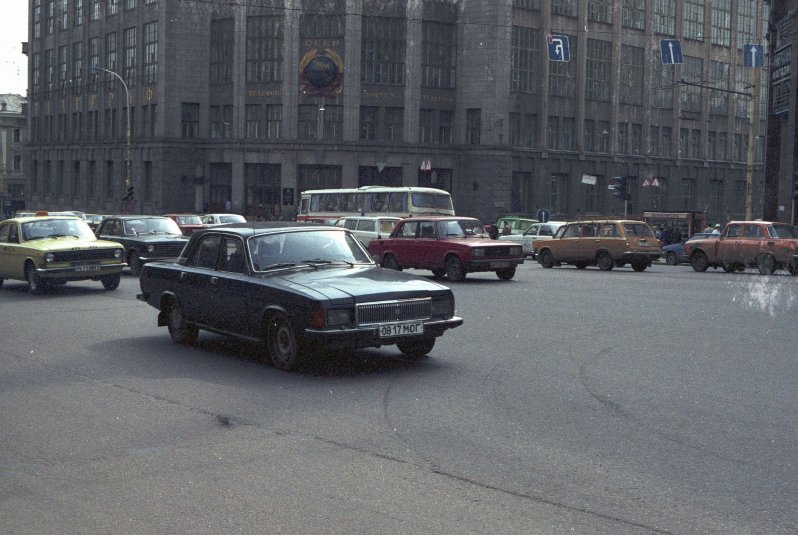 Автомобильная Москва в апреле 1991 года