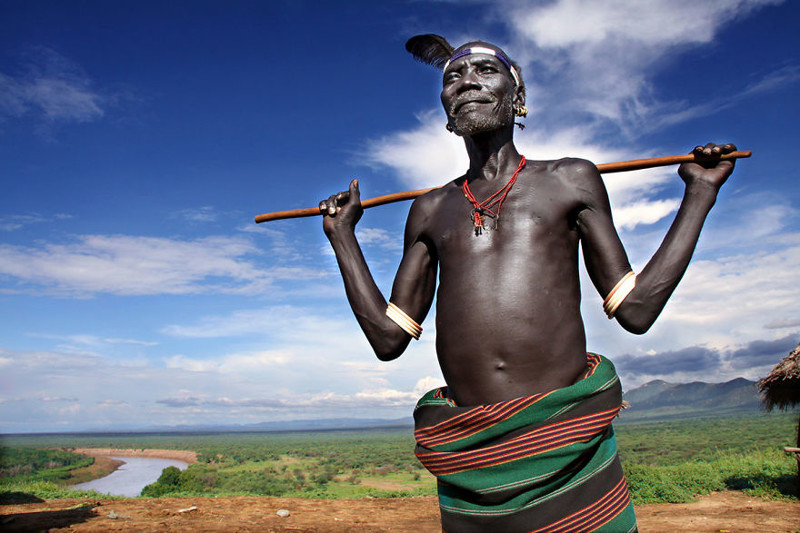Глава племени Каро в деревне Корчо, Эфиопия