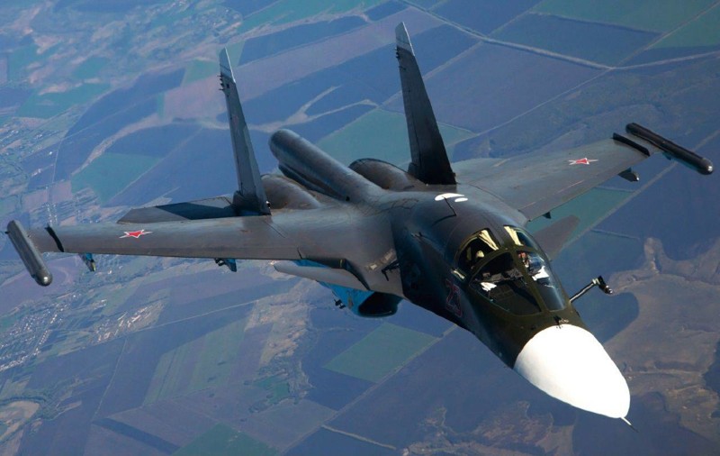 Бомбардировщики Су-34 выполнили полеты в стратосферу в сверхзвуковом режиме  