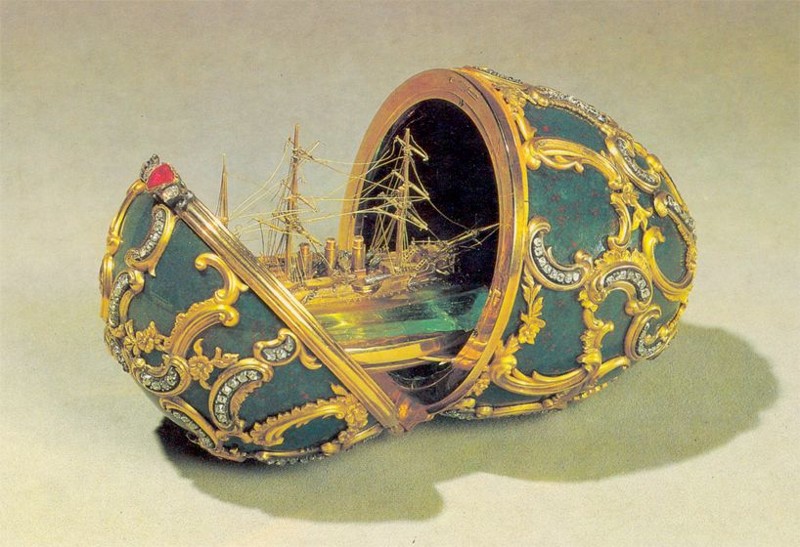 №7 Яйцо с моделью крейсера «Память Азова» 1891 г.