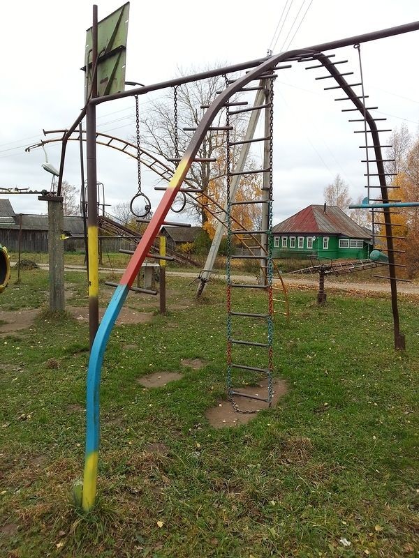 Детская площадка в Тверской области