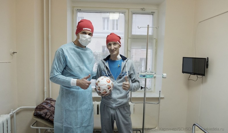 Российский футболист поддержал больных раком крови