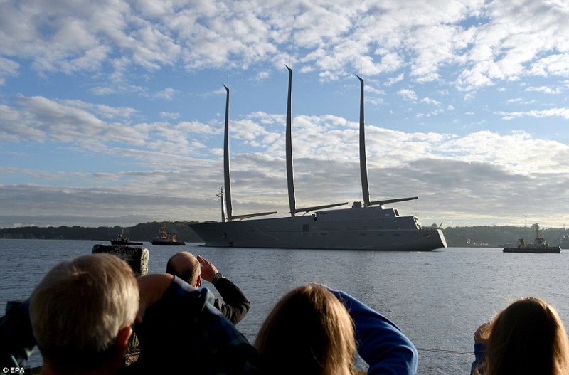 Для российского миллиардера построили самую большую в мире яхту
