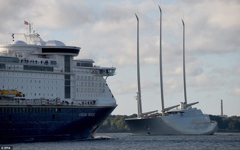 Для российского миллиардера построили самую большую в мире яхту