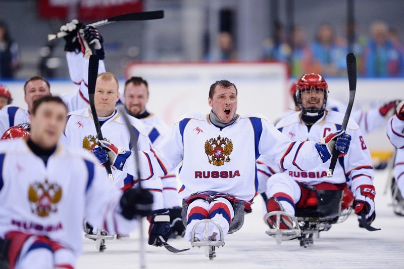 Мечте быть! Санкт-Петербургская команда по хоккею-следж получила необходимый инвентарь!