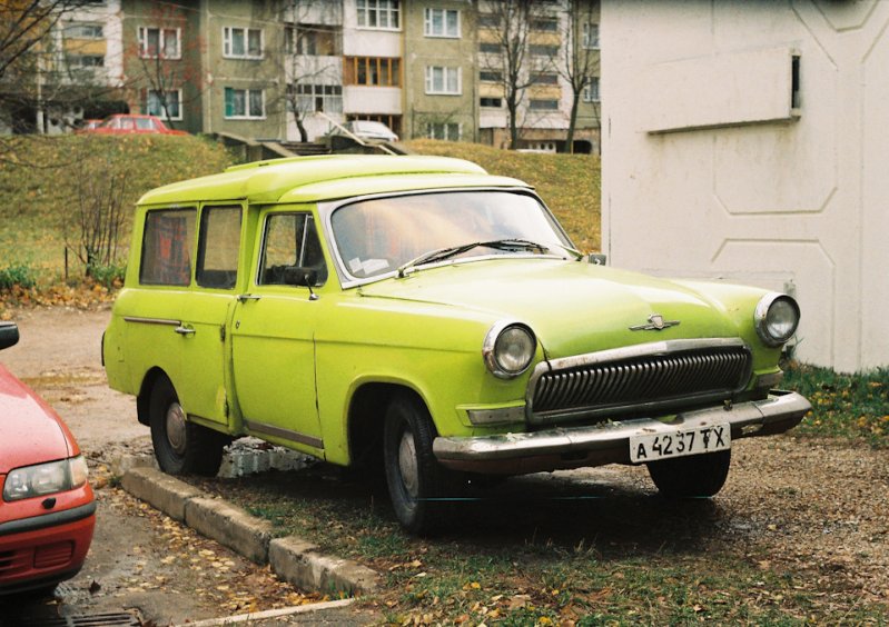 … а тут – «прокачали» задней частью кузова от микроавтобуса Barkas, который выпускали в ГДР: