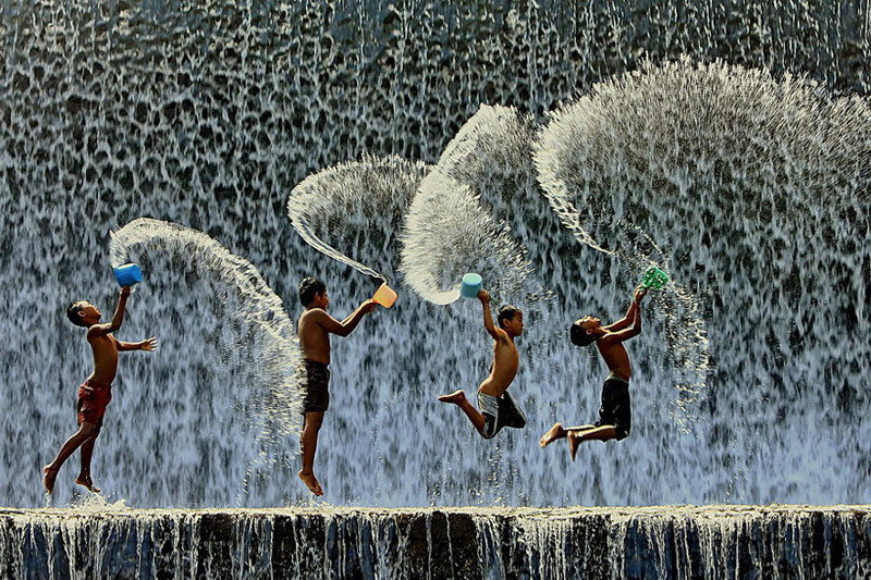 30 волшебных фотографий играющих детей из разных стран Мира