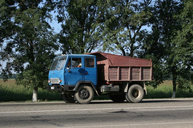 КАЗ-608В с самосвальным кузовом от ЗИЛ-ММЗ-4502.