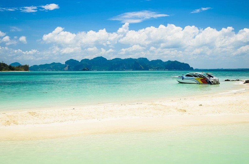 Девятое место - красивые пляжи и скалы Краби, Таиланд 