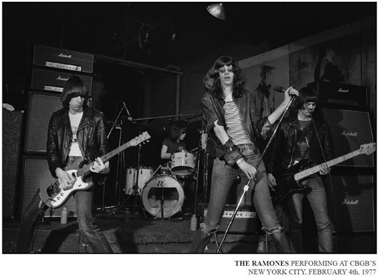 Рок 70 80 годов зарубежные. Ramones CBGB. Группа Ramones в 70х. Панк рок группы 60х. Англия группа постпанк.