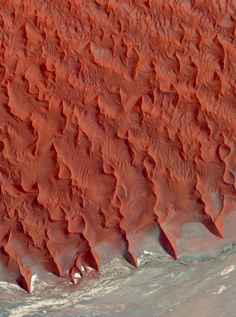 7. Соль и глина, пустыня Намиб, Намибия фото со спутника, фотограф Бенджамин Грант, фотографии
