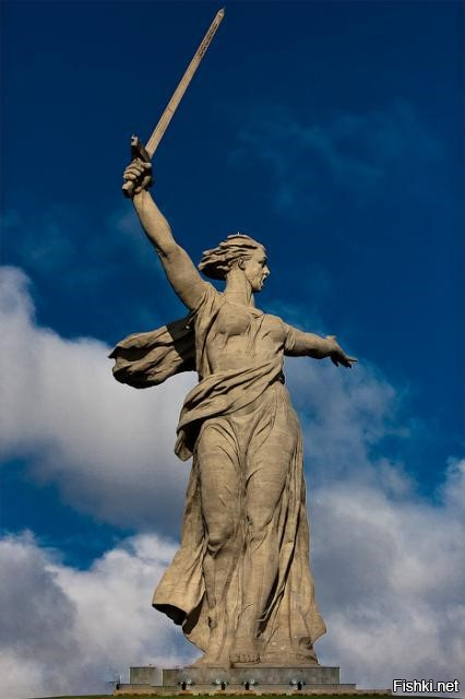 Монумент "Родина-Мать" в Волгограде