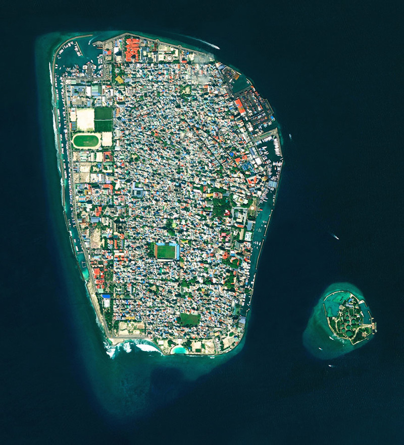 Мале — столица и самый густонаселенный город Республики Мальдивы.