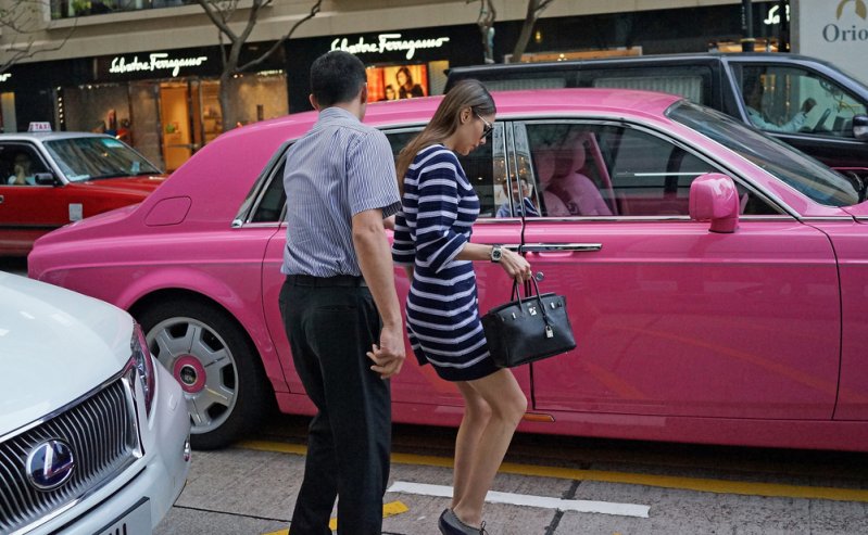 Китайский миллиардер Стивен Хун и его машины