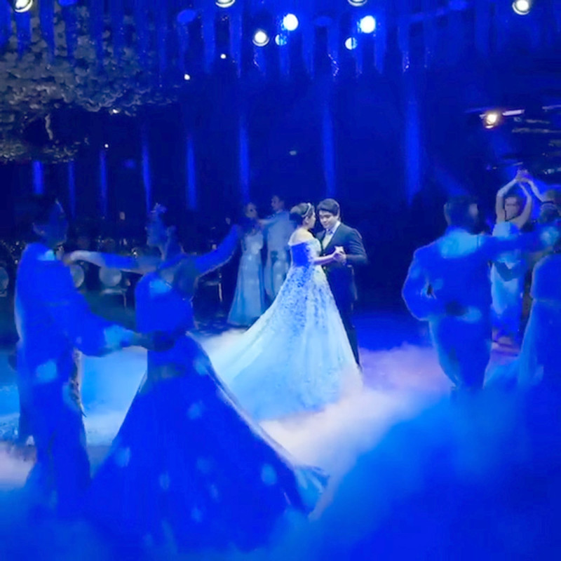 Дочь таджикского олигарха вышла замуж в Москве в платье за 40 миллионов рублей