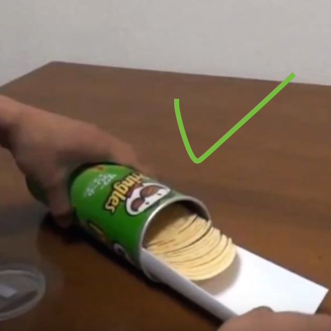 Едим чипсы Pringles