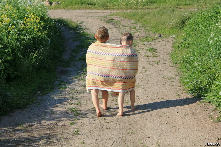 Сельские каникулы в деревне. Лето у бабушки в деревне. Летом в деревне у бабушки. Летом у бабушки. Смешное лето в деревне.