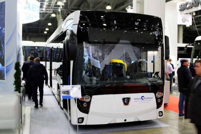 Вторым по масштабам экспозиции был Камазовский стенд где были также представлены собственные разработки выпускаемые под маркой НефАЗ, а также производимый по контракту бразильский автобус Marco Polo.