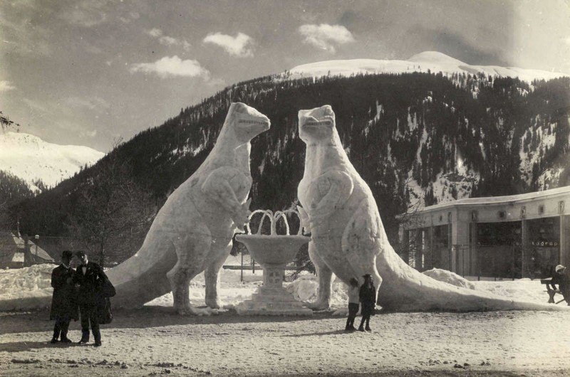 Одни из победителей конкурса снежных скульптур в Давосе, 1914 год, Швейцария