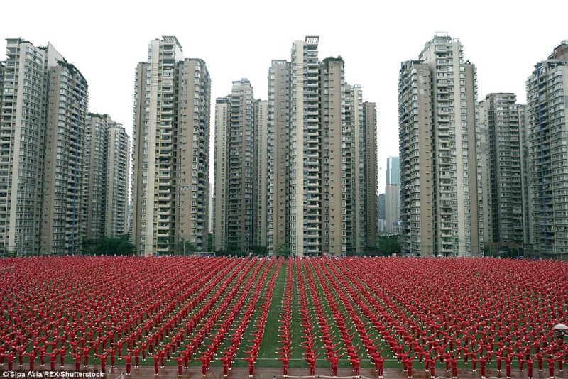 В Китае установили новый рекорд — 50,000 пенсионеров в 14 городах станцевали одновременно