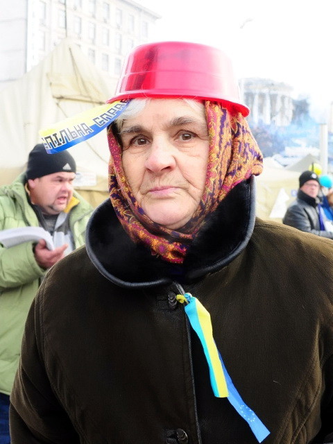 Майдан кастрюли фото на голове