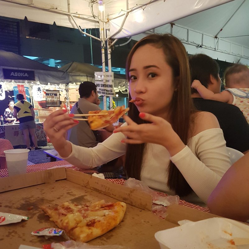 Как азиаты едят пиццу 