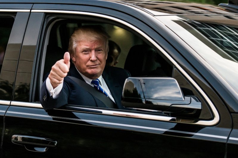 Трамп в Chevrolet Suburban во время предвыборной кампании