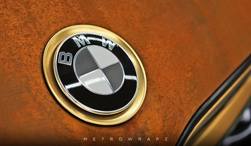 Видеоблогер превратил свой новенький BMW i8 в ржавое ведро