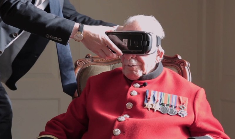 Ветеран Второй мировой войны в виртуальной реальности посетил освобожденный им французский город