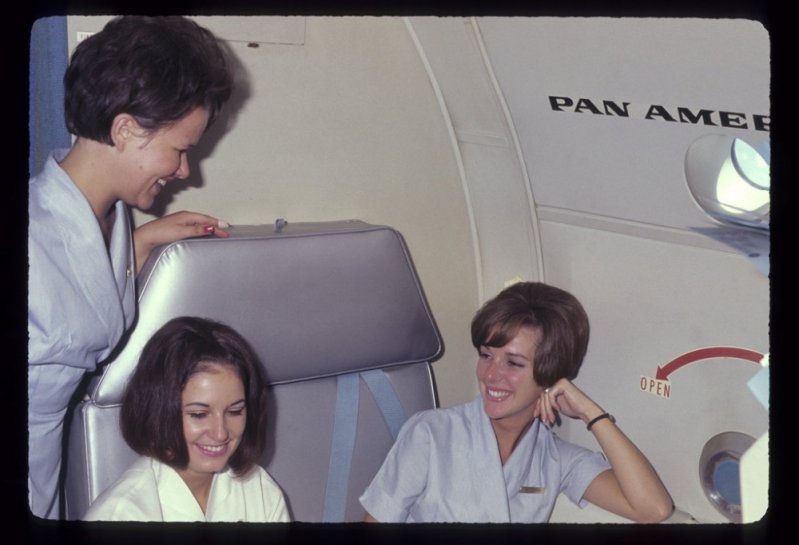  Стюардессы авиакомпании Pan American, 1965 год.